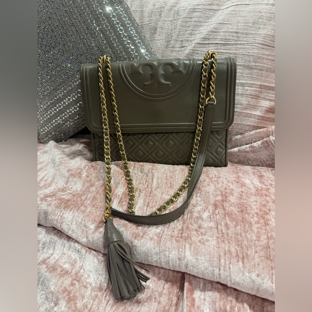 Tory Burch Taupe Quilted Shoulder Bag with Gold Chain - Picture 2 of 5